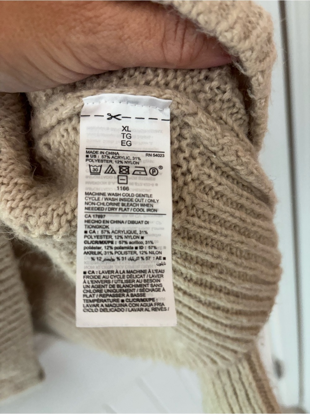 Old Navy women’s Taupe Openwork Crewneck Sweater XL - Picture 4 of 5